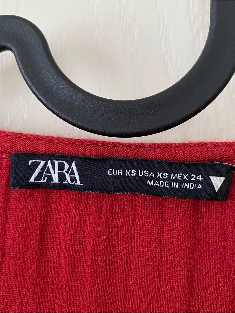 Zara cropped neck